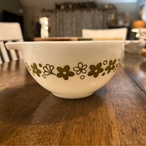 Pyrex Spring Blossom 441 Cinderella Bowl